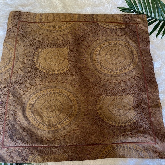 Peacock Alley Couture (2) Euro Shams and (1) Boudoir Sham Pillowcases - Picture 5 of 16